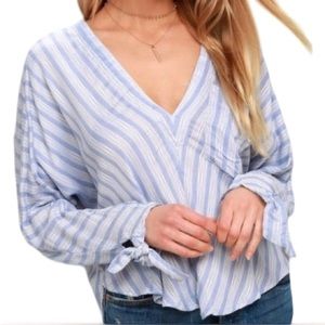 Free People Ladies Striped Low V-Neck With Sleeves That Tie Size XS EUC